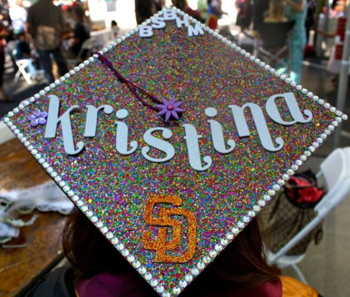 When did they start decorating graduation caps