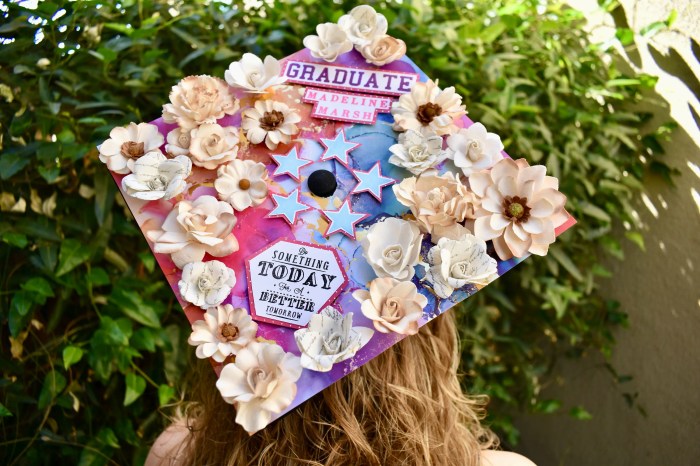 When did they start decorating graduation caps